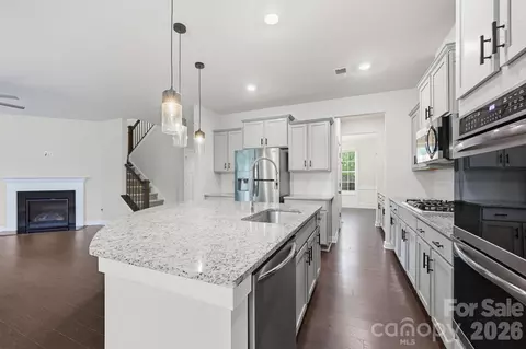 Kitchen - 445 Hudson Pl, Davidson, NC 28036 photo 2 of 4