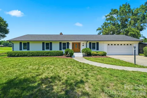 1335 Stoneyridge Dr, Charlotte, NC 28214