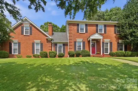 201 Wainsley Pl, Matthews, NC 28105