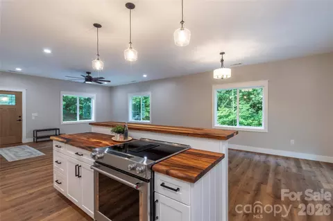 Kitchen - 79 Midway 22 Dr #22, Sylva, NC 28779 photo 1 of 2