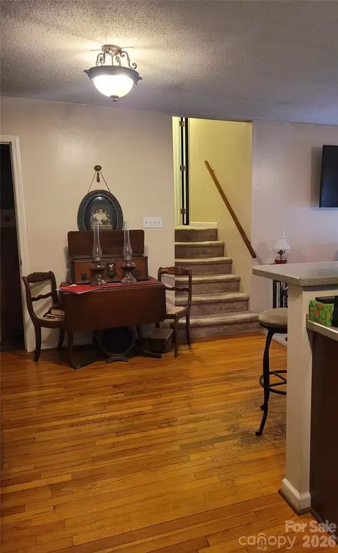 Entry Way - 3745 Windhaven Nw Dr NW, Conover, NC 28613 photo 2 of 3
