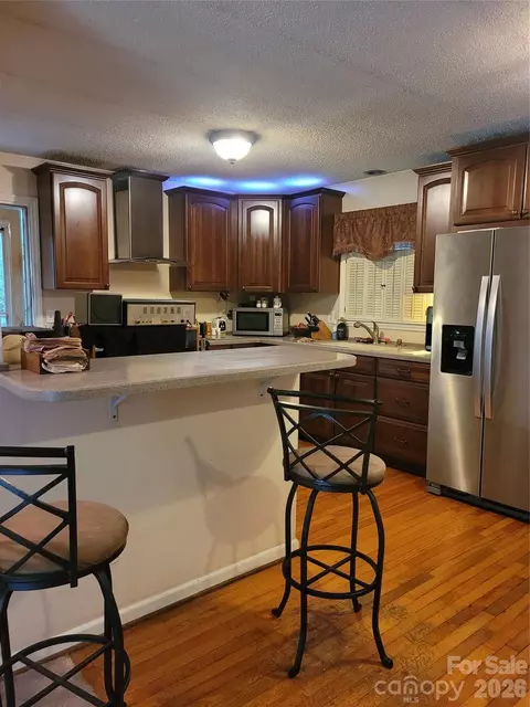 Kitchen - 3745 Windhaven Nw Dr NW, Conover, NC 28613 photo 2 of 3