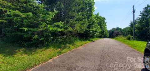 123 River Bank 24 Rd #24, Statesville, NC 28625