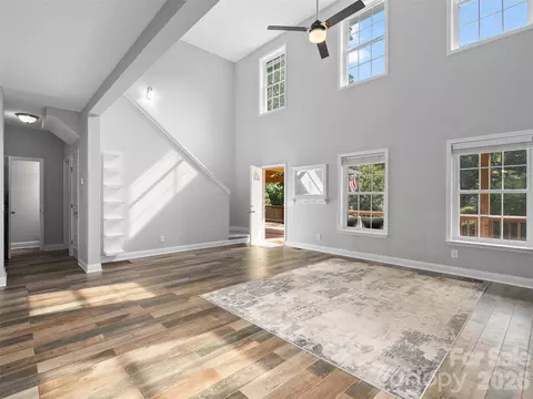 Living - 133 Shadow Oak Ln, Clyde, NC 28721 photo 2 of 5