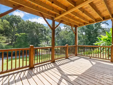 Exterior - 133 Shadow Oak Ln, Clyde, NC 28721 photo 5 of 6