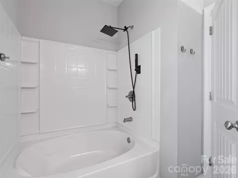 Bath - 133 Shadow Oak Ln, Clyde, NC 28721 photo 2 of 3