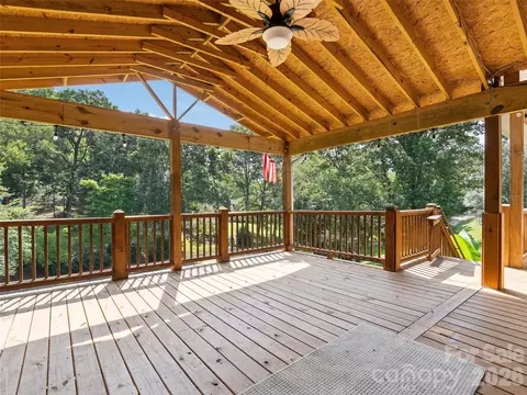 Exterior - 133 Shadow Oak Ln, Clyde, NC 28721 photo 3 of 6