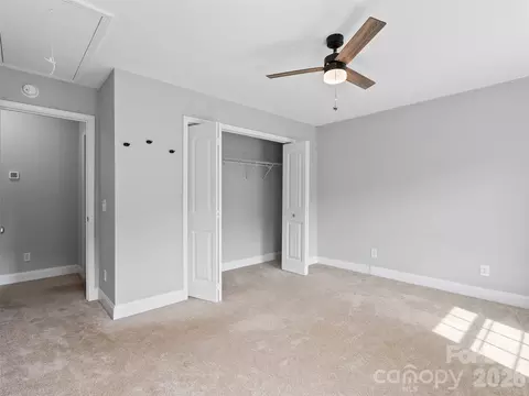 Bedroom - 133 Shadow Oak Ln, Clyde, NC 28721 photo 5 of 6