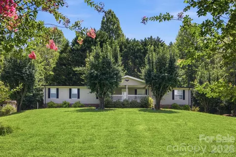 3006 Reba Cardwell Ln, Lenoir, NC 28645