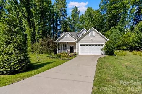 725 W Pine St, Hendersonville, NC 28739