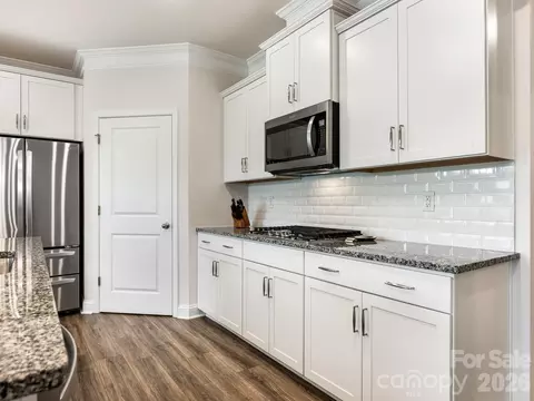 Kitchen - 4197 Millstream Rd, Denver, NC 28037 photo 3 of 4