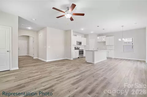 216 Roxanna Ct, Shelby, NC 28152
