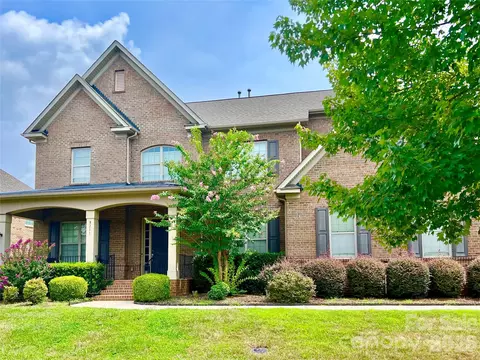 8211 Caesars Head Dr, Waxhaw, NC 28173