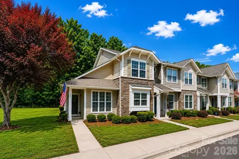 821 Lacebark Dr, Rock Hill, SC 29732