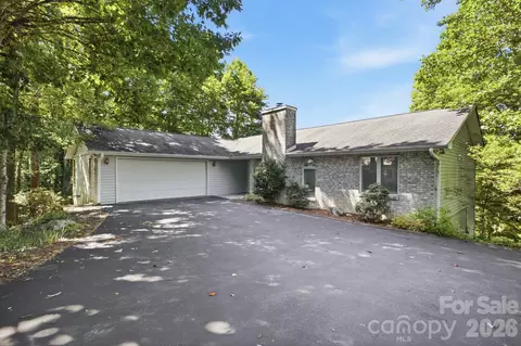 1870 Riverview Ct, Hendersonville, NC 28739