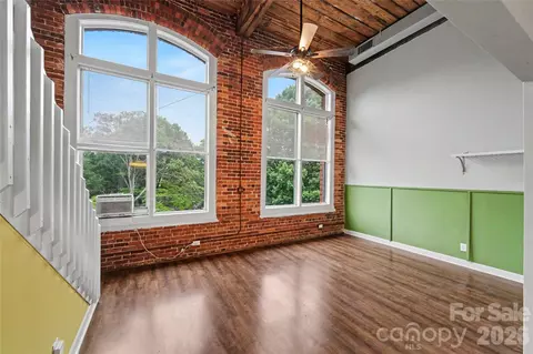 201 S Hoskins 316 Rd #316, Charlotte, NC 28208