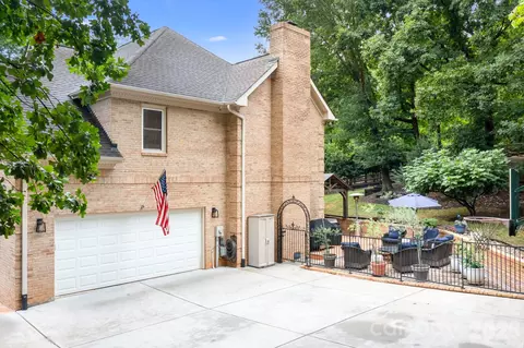 Exterior - 7048 Mariners Ct, Tega Cay, SC 29708 photo 7 of 11