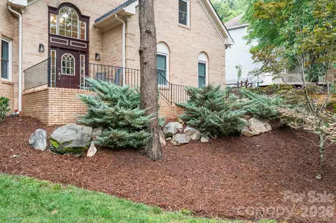 Exterior - 7048 Mariners Ct, Tega Cay, SC 29708 photo 4 of 11