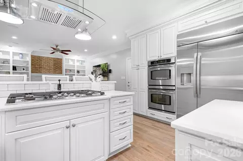 Kitchen - 7048 Mariners Ct, Tega Cay, SC 29708 photo 4 of 6