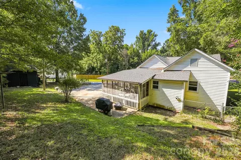Exterior - 1143 9th St, Lancaster, SC 29720 photo 7 of 8