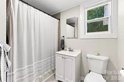 Bath - 1143 9th St, Lancaster, SC 29720 photo 1 of 1