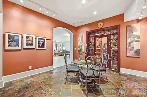 Dining - 20124 Bascom Ridge Dr, Cornelius, NC 28031 photo 3 of 3