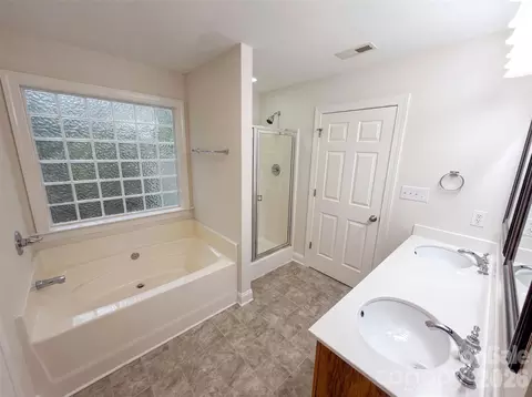 Bath - 2037 Olde Towne Dr, Monroe, NC 28110 photo 1 of 2