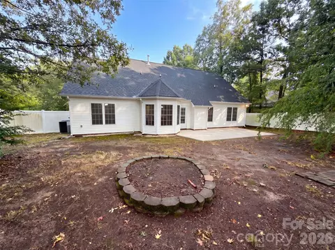 Exterior - 2037 Olde Towne Dr, Monroe, NC 28110 photo 2 of 2