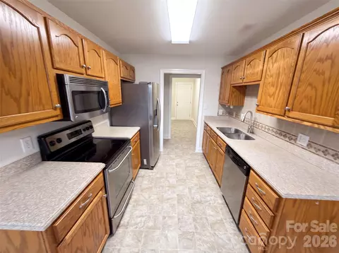 Kitchen - 2037 Olde Towne Dr, Monroe, NC 28110 photo 2 of 2