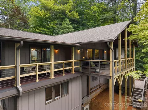 Exterior - 32 Uloque Ct, Brevard, NC 28712 photo 8 of 10