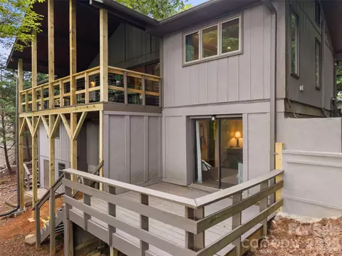 Exterior - 32 Uloque Ct, Brevard, NC 28712 photo 6 of 10