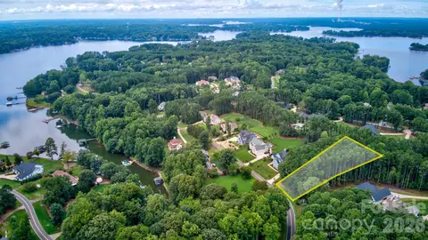 372 Kenway Loop, Mooresville, NC 28117