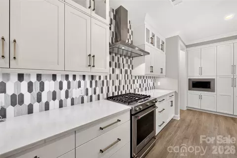 Kitchen - 4008 Persimmon Rd, Lancaster, SC 29720 photo 4 of 7