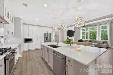 Kitchen - 4008 Persimmon Rd, Lancaster, SC 29720 photo 6 of 7