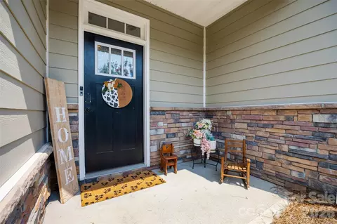 616 Altamonte Dr, Lake Wylie, SC 29710