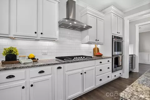Kitchen - 16184 Commodore Dr, Lancaster, SC 29720 photo 4 of 6