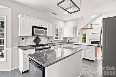 Kitchen - 19740 Valiant Way, Cornelius, NC 28031 photo 2 of 3