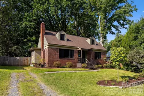 2220 Arnold Dr, Charlotte, NC 28205
