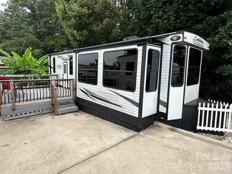 103 S Cardinal Ave, New London, NC 28127