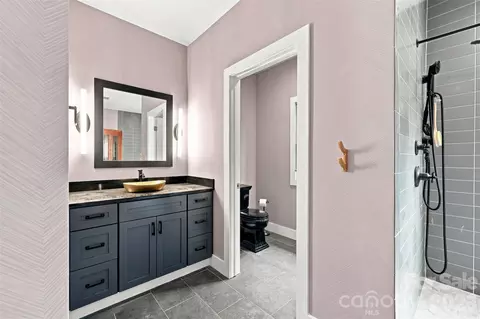 Bath - 3242 Cornwell Dr, Morganton, NC 28655 photo 3 of 4