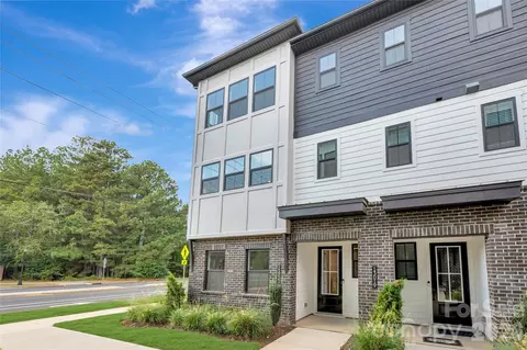 13023 Lucy Park Ln, Charlotte, NC 28277