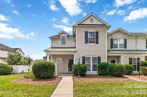 4131 Center Place Dr, Harrisburg, NC 28075