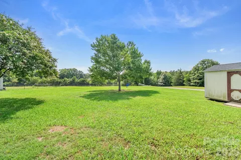 Exterior - 2412 Walnut Rd, Lancaster, SC 29720 photo 6 of 8