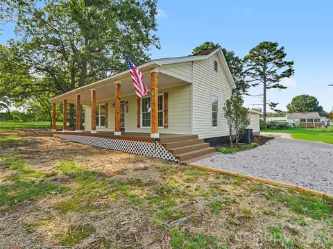 Exterior - 410 E 16th St, Kannapolis, NC 28083 photo 2 of 13