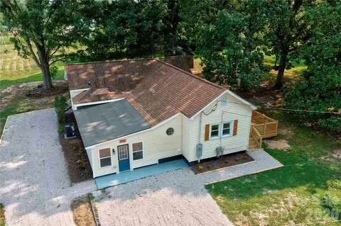 Exterior - 410 E 16th St, Kannapolis, NC 28083 photo 11 of 13