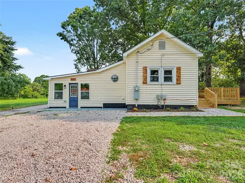 Exterior - 410 E 16th St, Kannapolis, NC 28083 photo 10 of 13