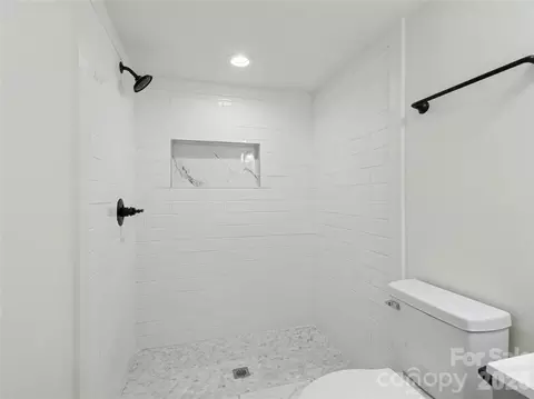 Bath - 410 E 16th St, Kannapolis, NC 28083 photo 3 of 4