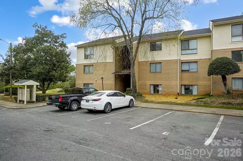 4816 Spring Lake Rd, Charlotte, NC 28212