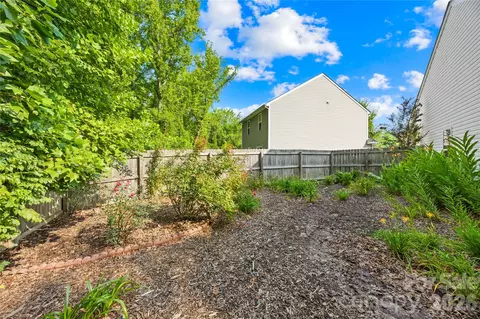Exterior - 809 Gunnar Dr, Gastonia, NC 28054 photo 5 of 6