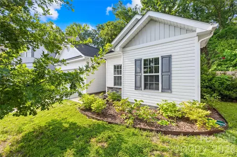 Exterior - 809 Gunnar Dr, Gastonia, NC 28054 photo 2 of 6